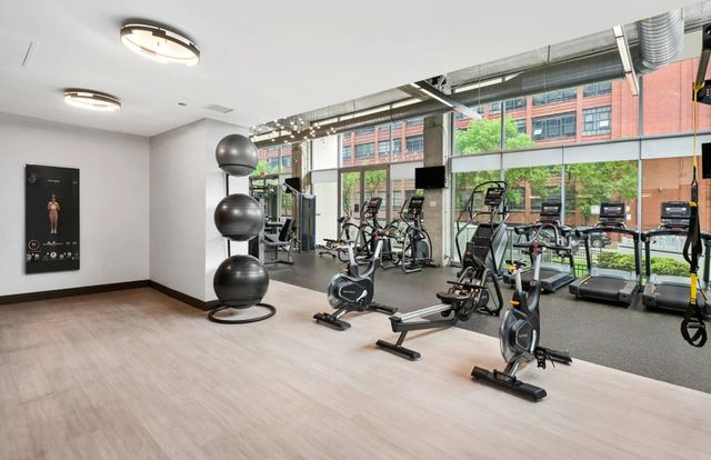 910 W Huron Street 914, Chicago, IL 60642