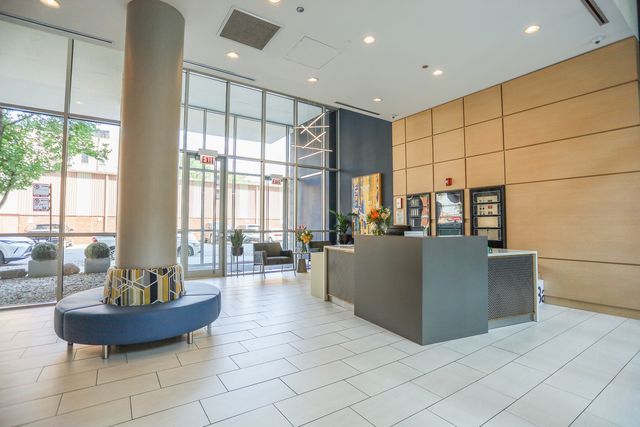 910 W Huron Street 914, Chicago, IL 60642