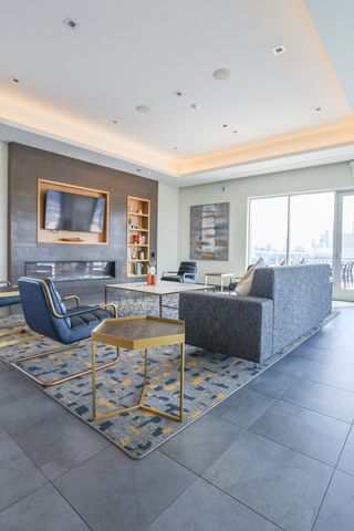 910 W Huron Street 914, Chicago, IL 60642
