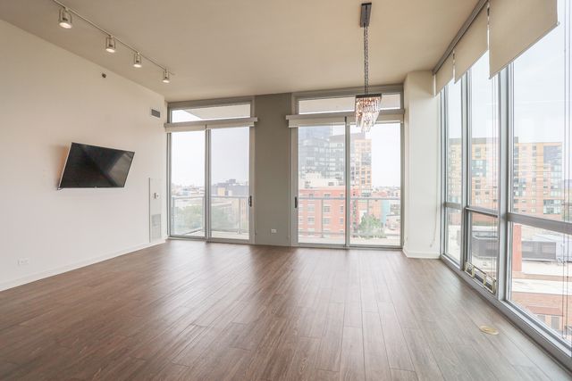 910 W Huron Street 914, Chicago, IL 60642