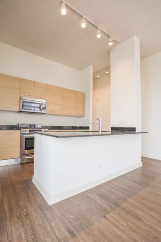 910 W Huron Street 914, Chicago, IL 60642