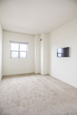 910 W Huron Street 914, Chicago, IL 60642