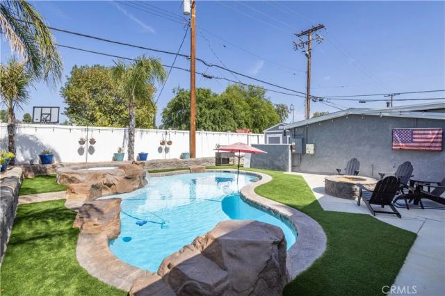 27573 Santa Clarita Road, Saugus, CA 91350