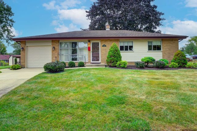 385 Pleasant Street, Hoffman Estates, IL 60169