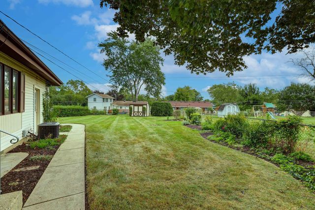 385 Pleasant Street, Hoffman Estates, IL 60169