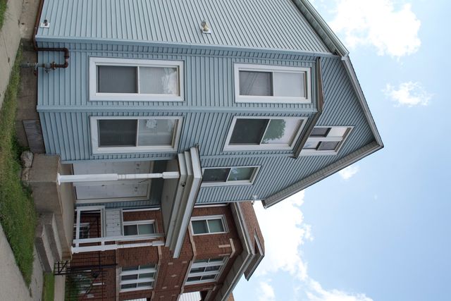 8640 S Escanaba Avenue, Chicago, IL 60617