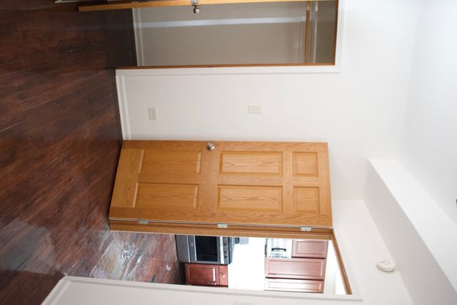 8640 S Escanaba Avenue, Chicago, IL 60617