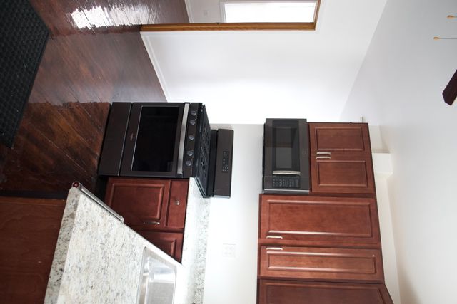 8640 S Escanaba Avenue, Chicago, IL 60617