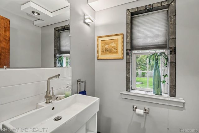 116 Helene Avenue, Royal Oak, MI 48067