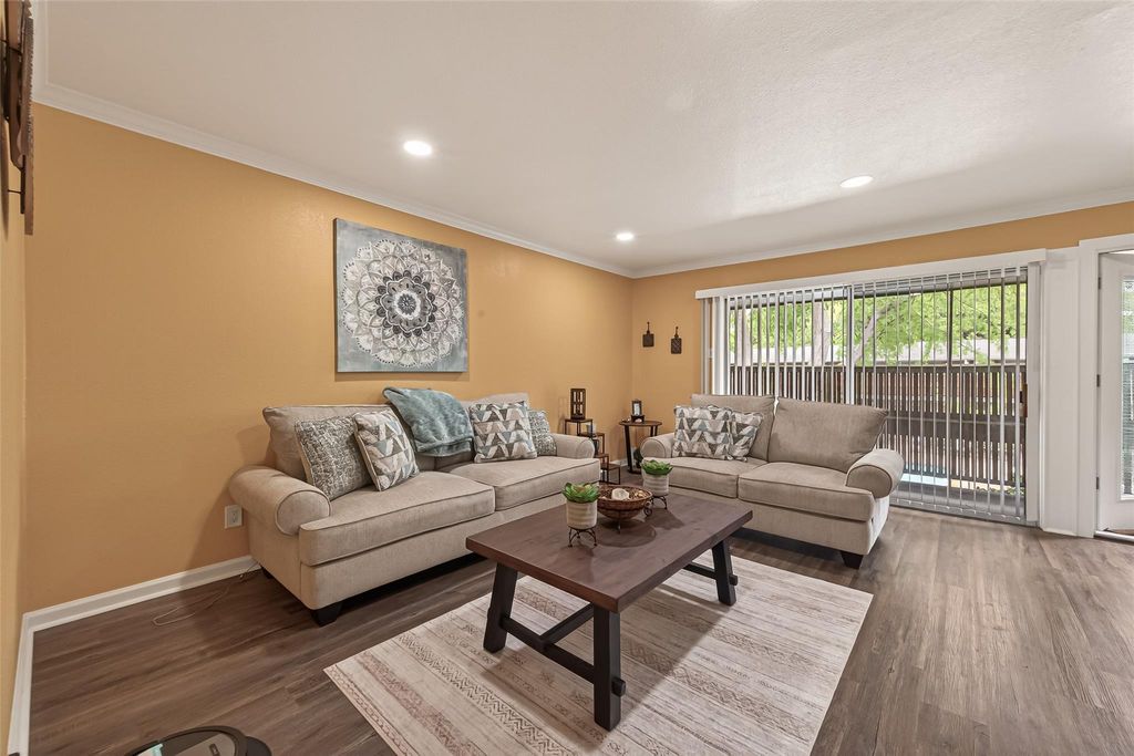 3934 W Alabama Street 4, Houston, TX 77027