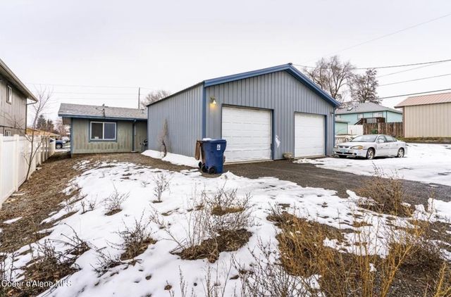 3024 N Hogan St, Spokane, WA 99207