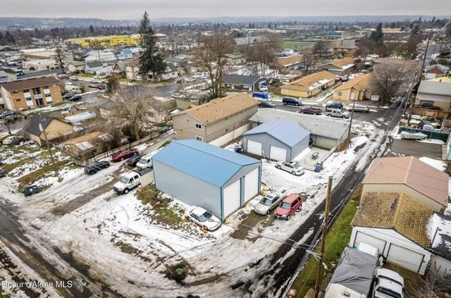 3024 N Hogan St, Spokane, WA 99207
