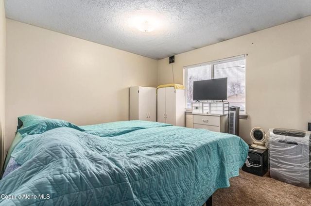 3024 N Hogan St, Spokane, WA 99207