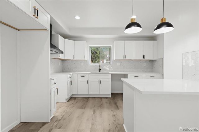 2440 Taylor Street, Detroit, MI 48206