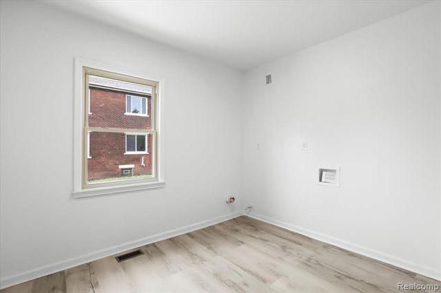 2440 Taylor Street, Detroit, MI 48206