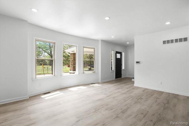 2440 Taylor Street, Detroit, MI 48206