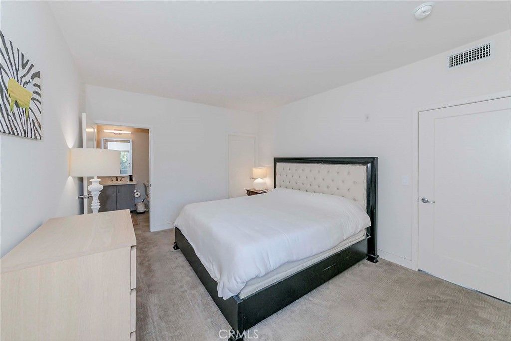 Image 22 of property listing at 436 S Virgil Avenue 403, Los Angeles, CA 90020