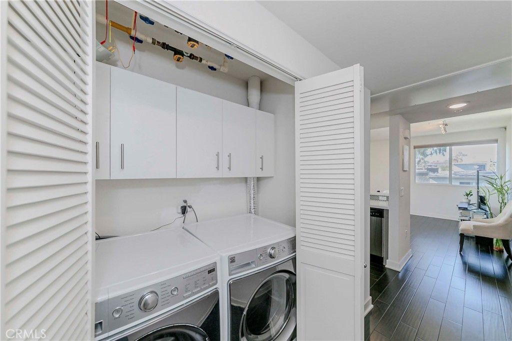 Image 24 of property listing at 436 S Virgil Avenue 403, Los Angeles, CA 90020