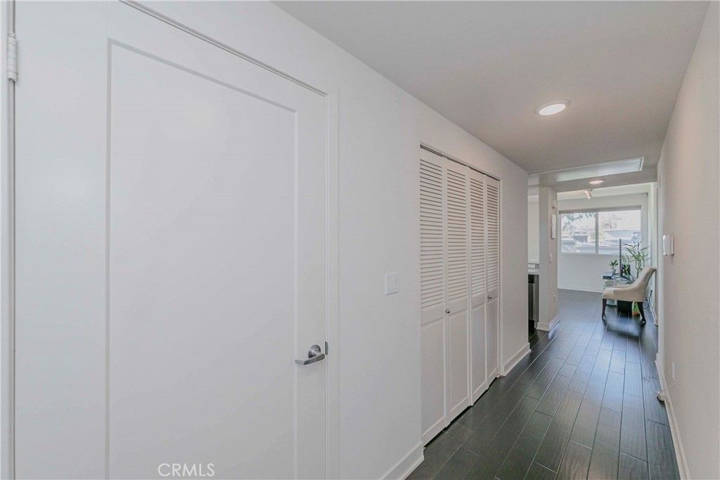 Image 3 of property listing at 436 S Virgil Avenue 403, Los Angeles, CA 90020