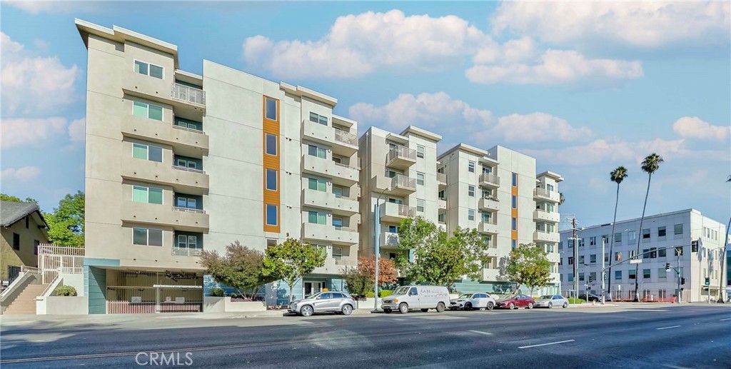 Image 35 of property listing at 436 S Virgil Avenue 403, Los Angeles, CA 90020