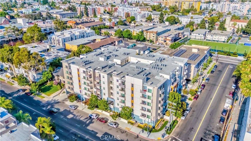 Image 38 of property listing at 436 S Virgil Avenue 403, Los Angeles, CA 90020