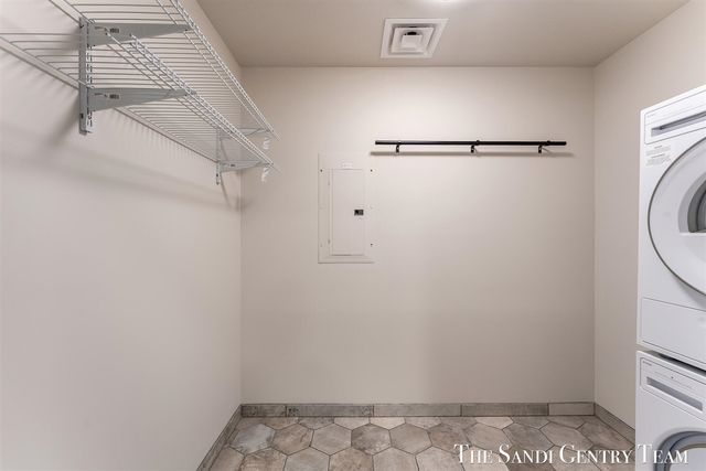 110 W Savidge Street 203, Spring Lake, MI 49456