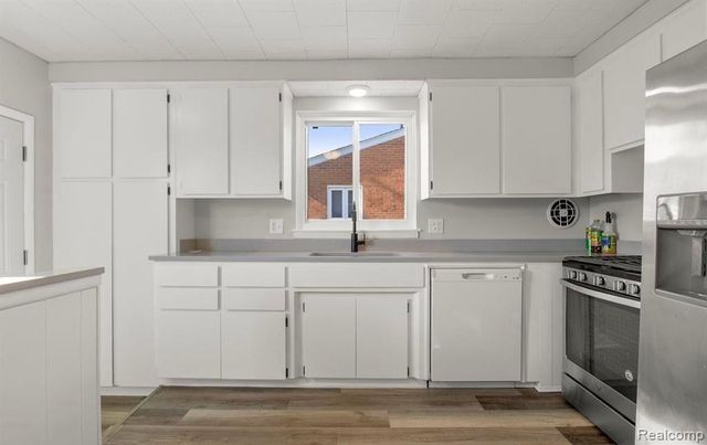 27007 Joy Road, Dearborn Heights, MI 48127