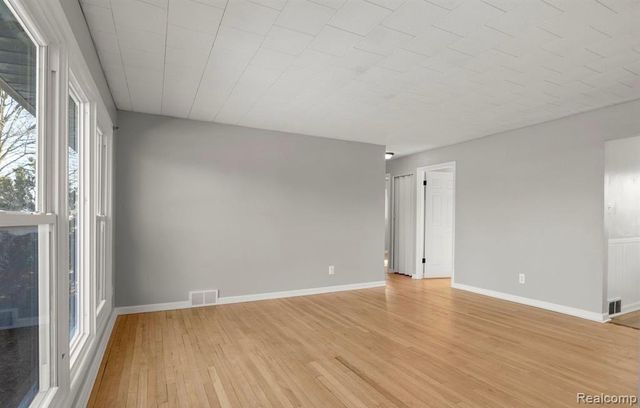 27007 Joy Road, Dearborn Heights, MI 48127