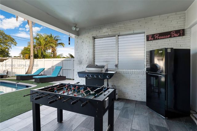 632 S Crescent Dr, Hollywood, FL 33021