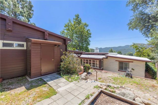 3057 Orange Avenue, La Crescenta, CA 91214