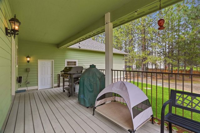 5865 Little Sandy Loop, Nine Mile Falls, WA 99026