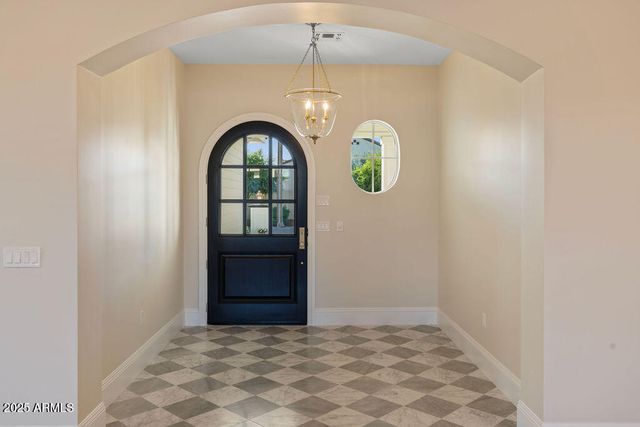 2495 E SUPERSTITION Drive, Gilbert, AZ 85297