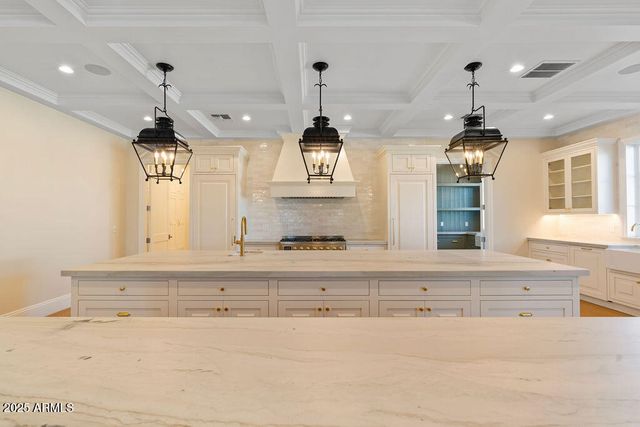 2495 E SUPERSTITION Drive, Gilbert, AZ 85297