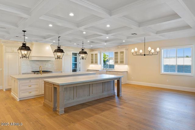 2495 E SUPERSTITION Drive, Gilbert, AZ 85297