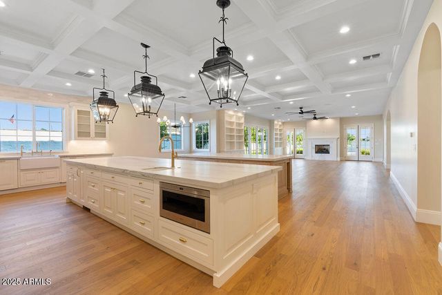 2495 E SUPERSTITION Drive, Gilbert, AZ 85297