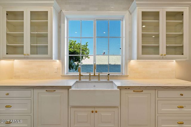 2495 E SUPERSTITION Drive, Gilbert, AZ 85297