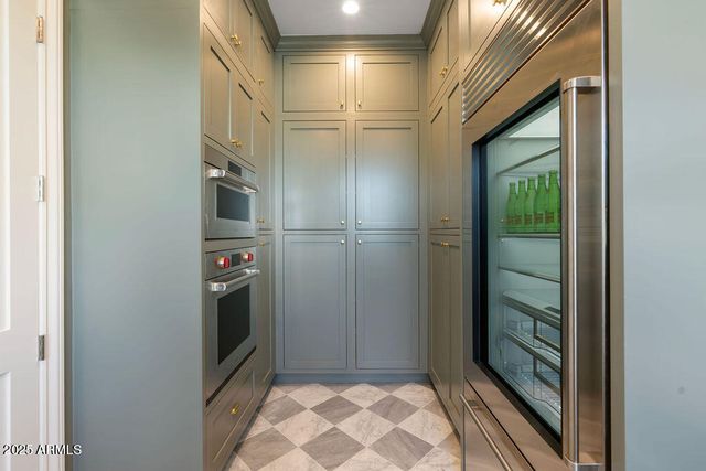 2495 E SUPERSTITION Drive, Gilbert, AZ 85297