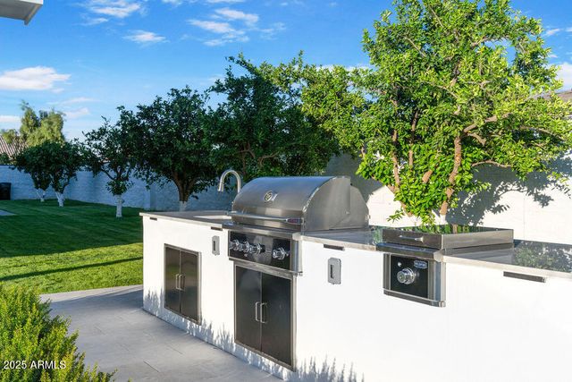 2495 E SUPERSTITION Drive, Gilbert, AZ 85297