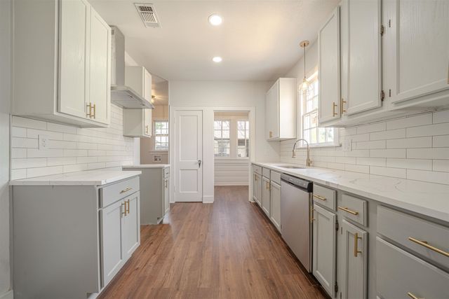 417 E Meredith, Marshall, TX 75670