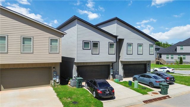 2648 Ward Drive, Fayetteville, AR 72704