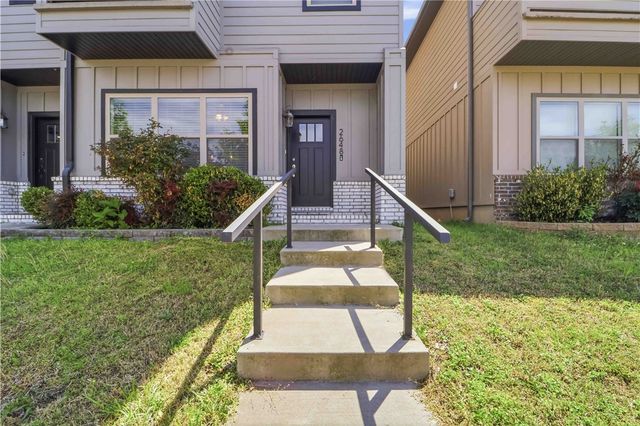 2648 Ward Drive, Fayetteville, AR 72704