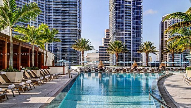 200 Biscayne Boulevard Way 3305, Miami, FL 33131