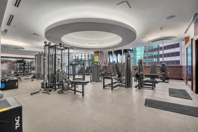 200 Biscayne Boulevard Way 3305, Miami, FL 33131