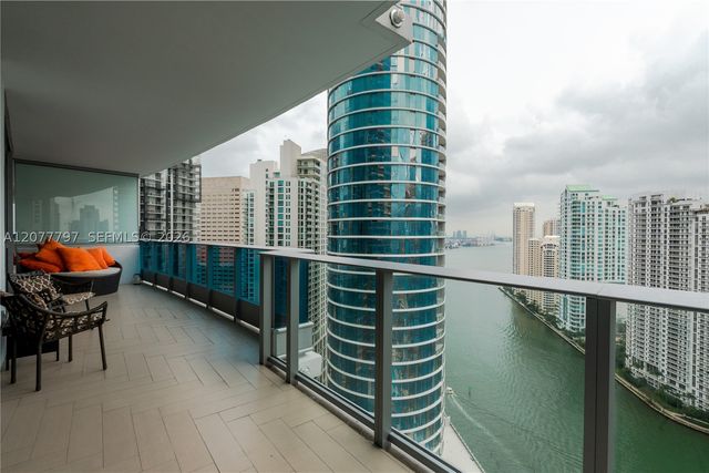 200 Biscayne Boulevard Way 3305, Miami, FL 33131