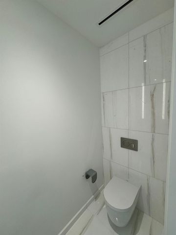 300 Biscayne Blvd Way 2508, Miami, FL 33131