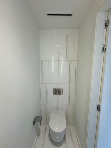 300 Biscayne Blvd Way 2508, Miami, FL 33131