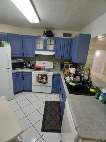 9403 Fontainebleau Boulevard 110, Miami, FL 33172