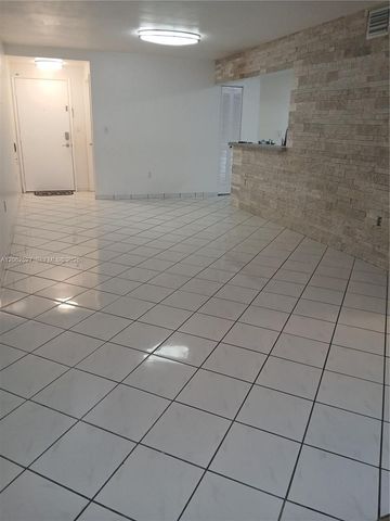 9403 Fontainebleau Boulevard 110, Miami, FL 33172