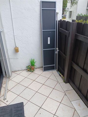 9403 Fontainebleau Boulevard 110, Miami, FL 33172