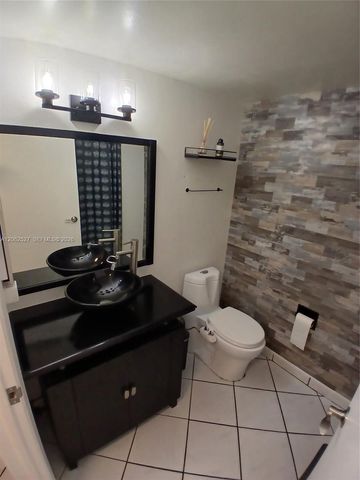 9403 Fontainebleau Boulevard 110, Miami, FL 33172